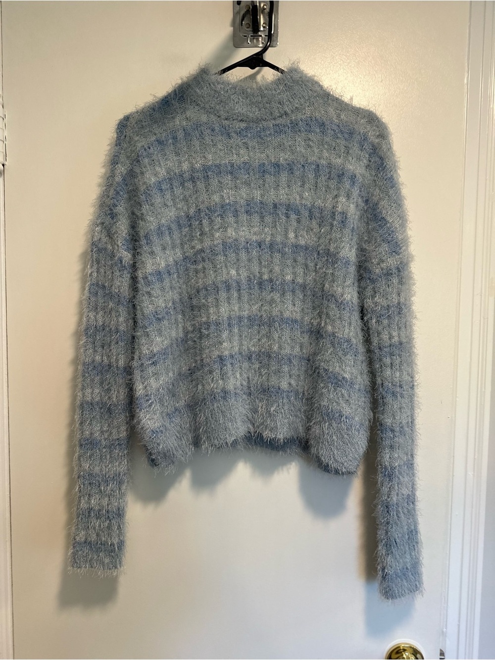 NWT Candie's SzL Fuzzy Soft Cozy blue striped eyelash Mock Neck pullover sweater